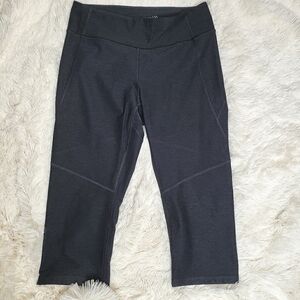 Outdoor Voices gray cropped leggings size M.